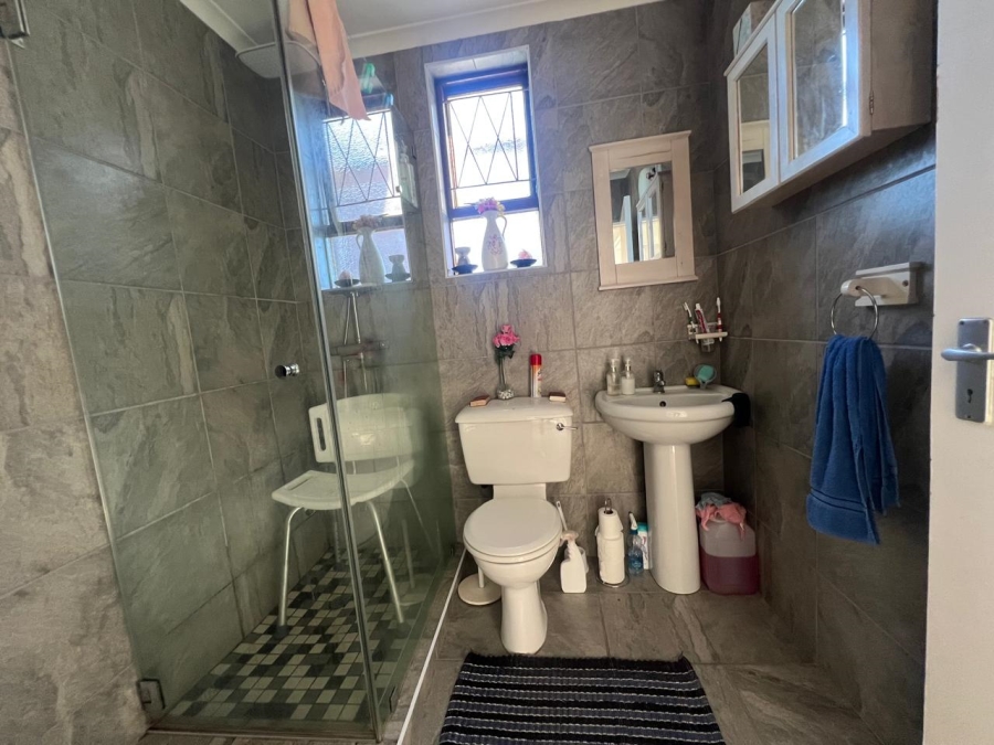 2 Bedroom Property for Sale in Kunene Park Eastern Cape